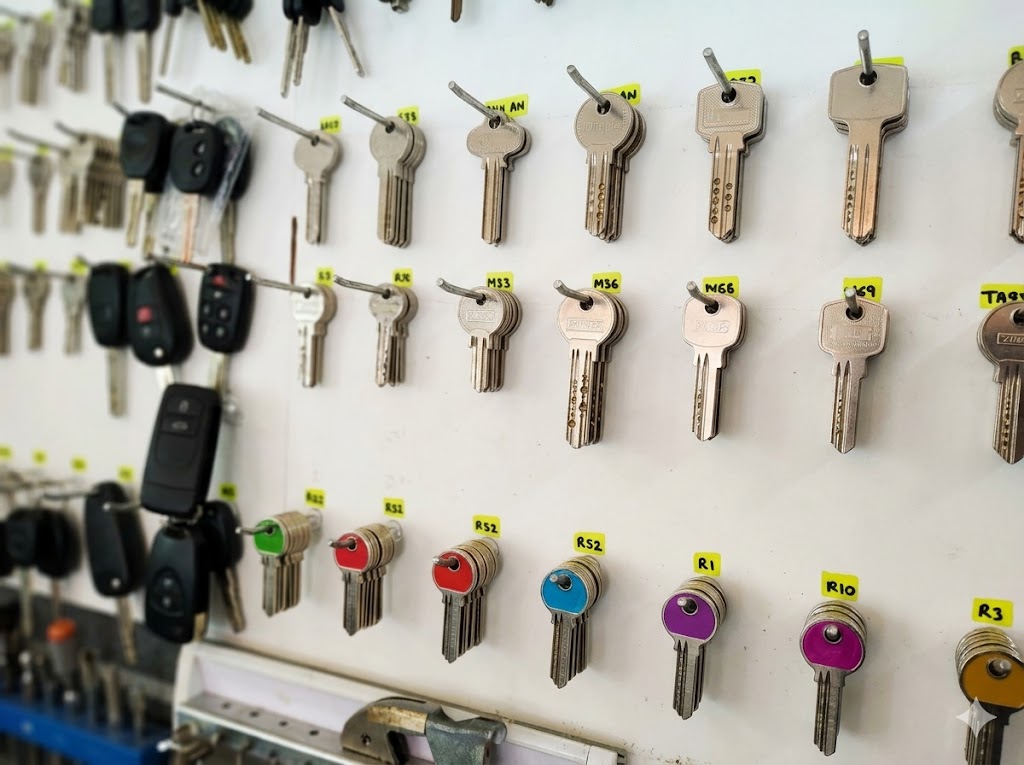 Cientos de modelos de llaves